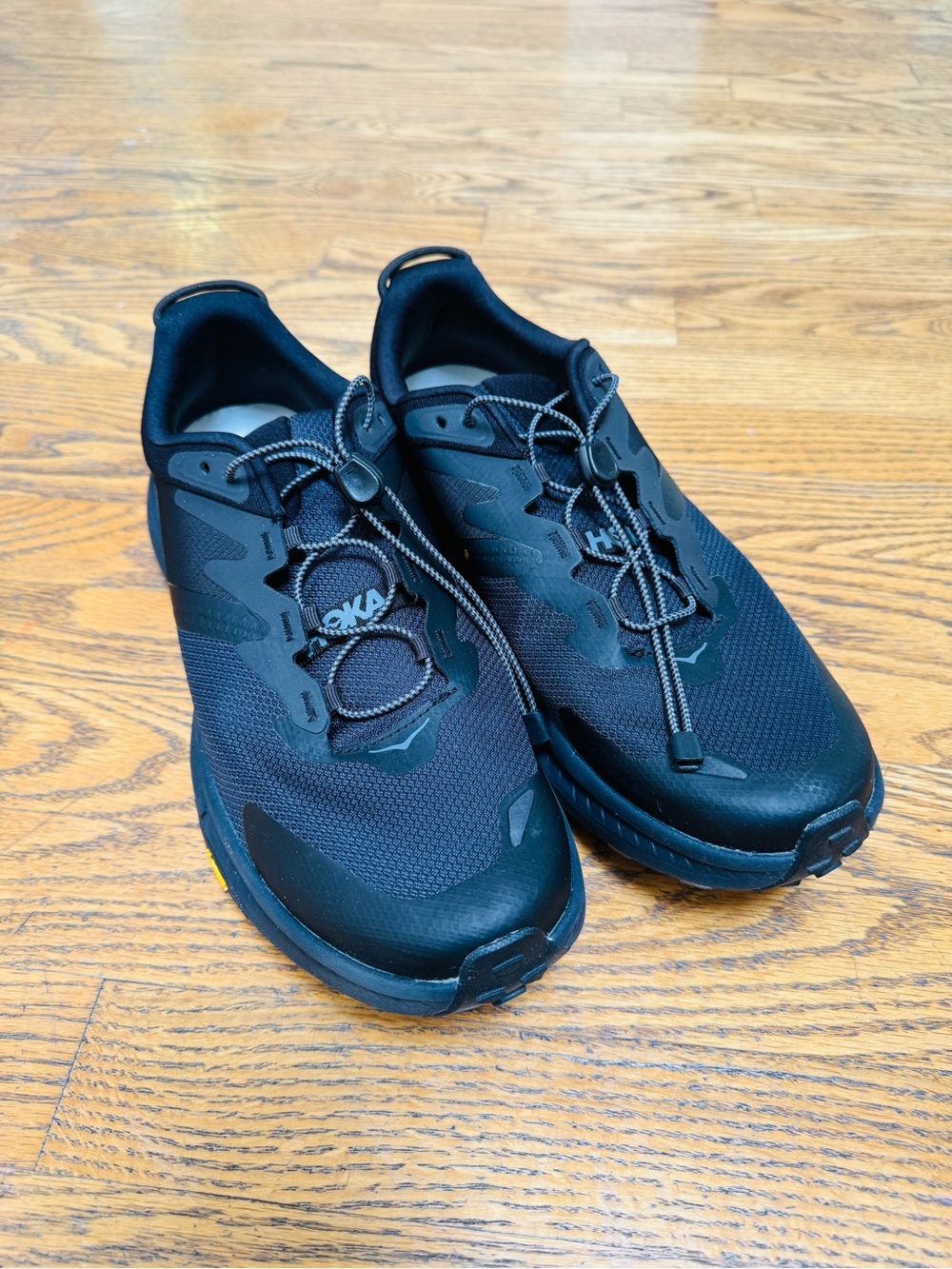 🔥🔥🔥

Hoka Transport men's triple black size 10D like-new!!!